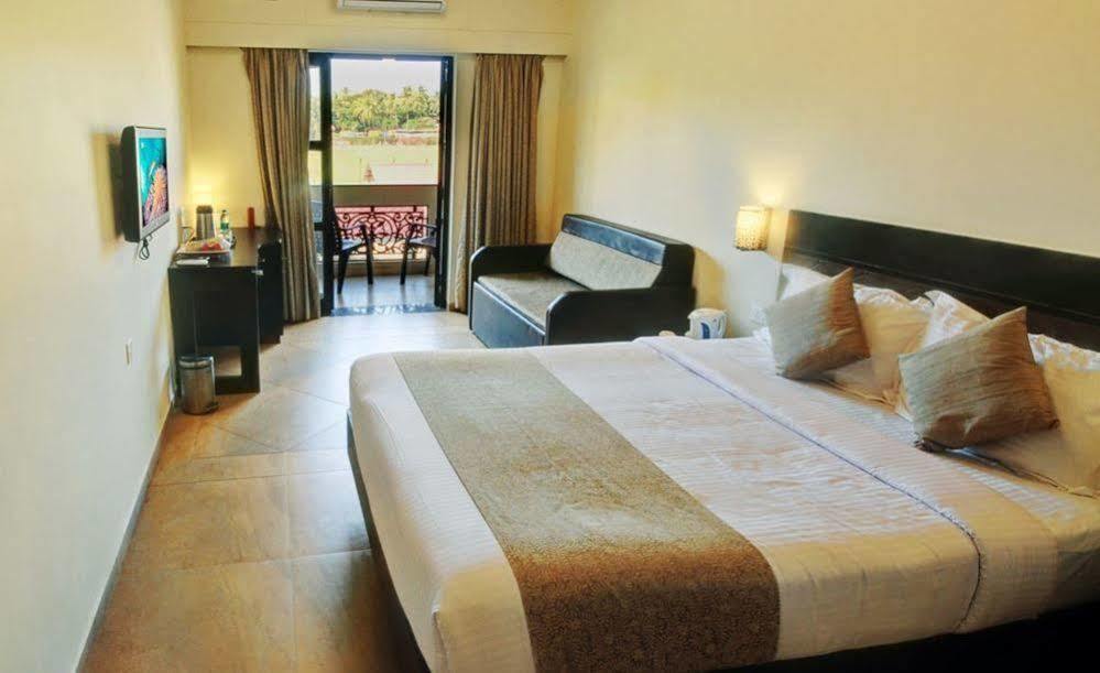Resort De Crossroads Calangute Luaran gambar